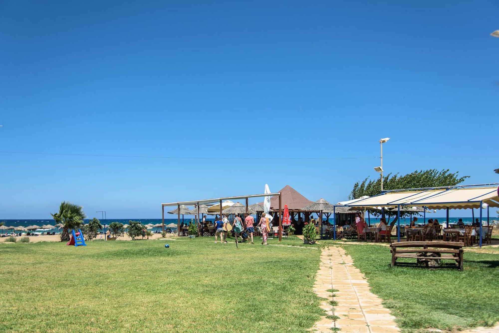 Pinelopi Beach Suites เยโอริยิอูโปลิส ภายนอก รูปภาพ