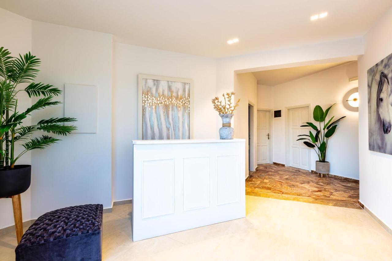 Pinelopi Beach Suites เยโอริยิอูโปลิส ภายนอก รูปภาพ