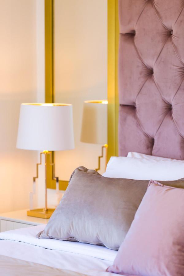 Pinelopi Beach Suites เยโอริยิอูโปลิส ภายนอก รูปภาพ