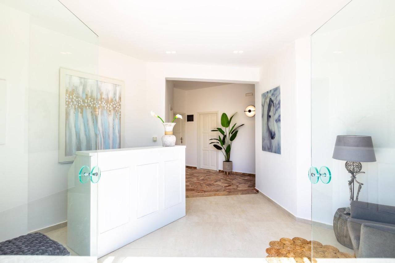 Pinelopi Beach Suites เยโอริยิอูโปลิส ภายนอก รูปภาพ