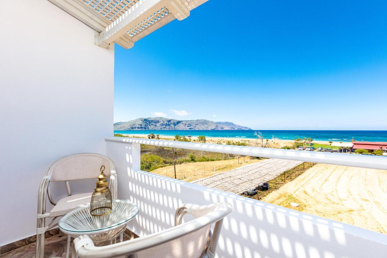 Pinelopi Beach Suites เยโอริยิอูโปลิส ภายนอก รูปภาพ