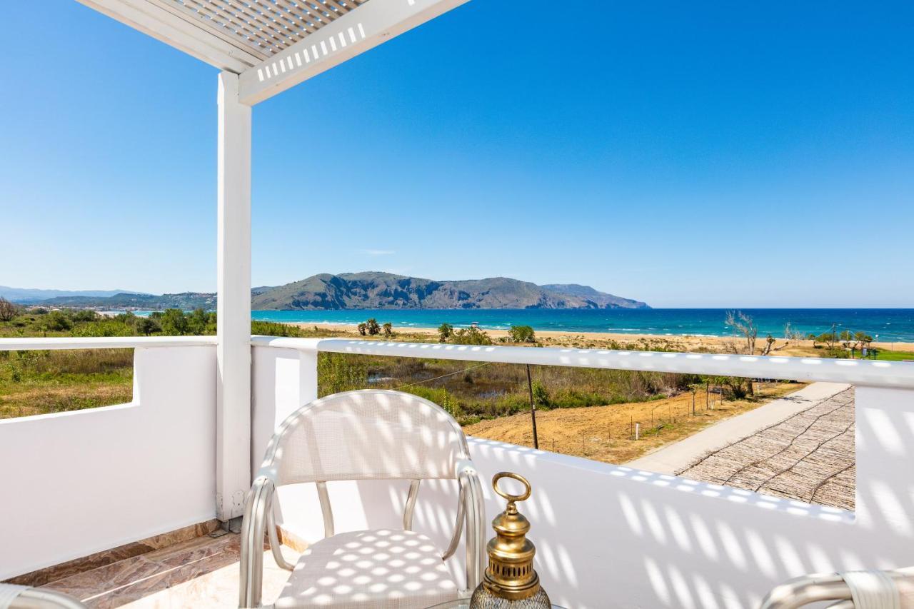 Pinelopi Beach Suites เยโอริยิอูโปลิส ภายนอก รูปภาพ